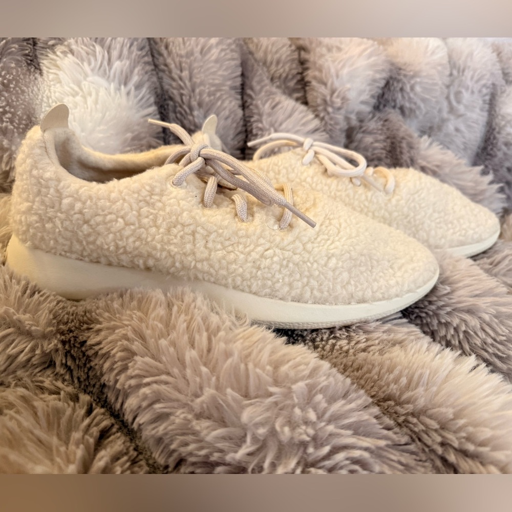 Allbirds Men’s Wool Runners Fluff Sherpa Cream Sneakers Size 10